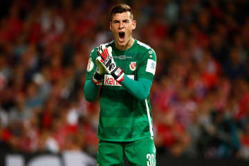 J1クラブがドイツ人GK獲得か「異例の移籍金で売却」　196センチの超大型…現地報道「良い取引」