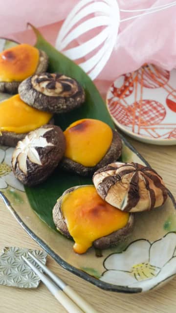 お正月にも！「しいたけの玉素焼き」が簡単なのに華やか♪