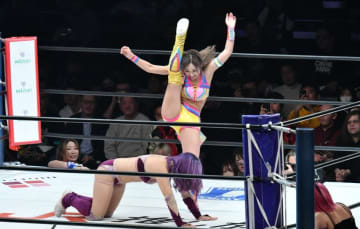 【スターダム】愛川ゆず季がサプライズ登場、産後8カ月で”奇跡”のビジュアルと動きを見せる！1・21後楽園15周年大会参戦へ