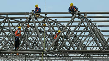 鉄骨組立工、中国の高速鉄道建設を支える確かな技術