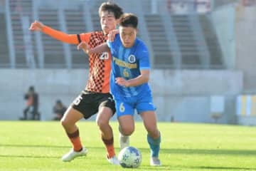 観客席から「ベッケンバウアーのようだ」の声も。福井商のCB森川太陽は高い攻撃性能も兼備「プロになれるように頑張りたい」【選手権】