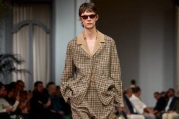 ゼニア 2026年春夏コレクション、皮膚のように馴染む日常の装い