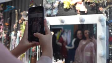 外国人観光客に漢服体験が人気　中国・安徽省銅陵市