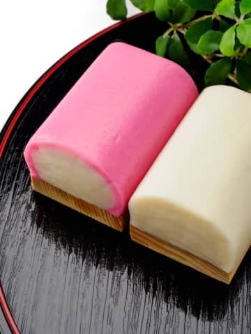 【知ってる？】かまぼこをきれいに剥がす方法　包丁の使い方がポイントでした