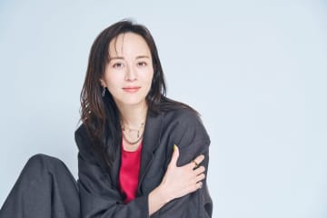 比嘉愛未「ずっと1人でいたいとも思っていない」人生の葛藤経て変化した柔軟な価値観を明かす“損得勘定をしない”結婚や仕事の決断の指針も