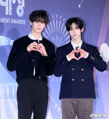【PHOTO】ZEROBASEONE キム・ギュビン＆TWS ドフン「2025 MBC放送芸能大賞」レッドカーペットに登場