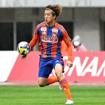 夏のオファーも断った。それほど特別で大好きなアルビを去る決断「より高いカテゴリーで挑戦したい」長谷川元希が長崎に完全移籍