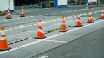 道路の補修が、どう見ても手抜きすぎる→新しい舗装に「理解できない」「何もしないよりマシ」