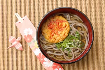 『年越しそば』は何時に食べるのが正解？0時をまたぐのはNG？由来やタブーを解説