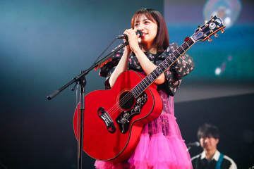 デビュー15周年miwaがCDJで『ヒカリヘ』『don't cry anymore』『chAngE』全曲代表曲の集大成セトリ披露【COUNTDOWN JAPAN 25/26ライブレポ】