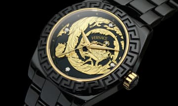 【ヴェルサーチェ新作時計】艶やかな「黒」が魅力のセラミックケース＆ダイヤモンドセッティングの20周年記念限定モデル