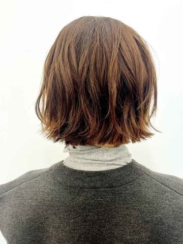 【50代ヘア】頑張ってる感なくてイイ！ 程よくこなれる「抜け感ボブ」が大当たりかも♡
