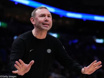 ヨキッチが左ヒザ負傷で途中退場…ナゲッツ指揮官は「最善の結果であることを願っている」