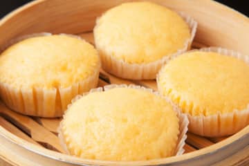 料理研究家ゆかり、しっとりふわふわ『せいろ蒸しパン』のレシピを公開 蒸篭で混ぜて蒸すだけの手軽さが話題に「マーラーカオ風蒸しパン美味しそうですね」「せいろで蒸しパン作れちゃうの美味しそう。おやつに作ってみます！」