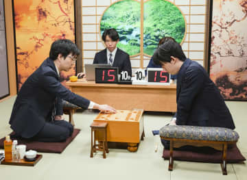 藤井、銀河戦優勝逃す　将棋、豊島に決勝で敗れる