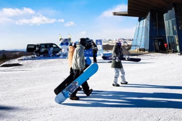 中国のスキー場に海外からの観光客が殺到―香港メディア