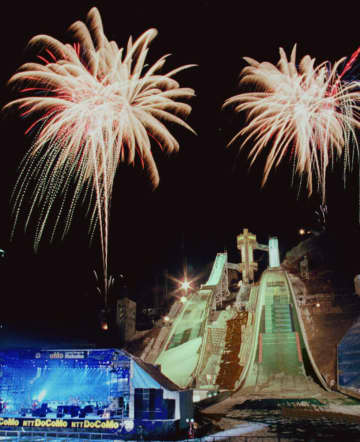 ＜あのころ＞五輪へカウントダウン花火　28年前の12月31日