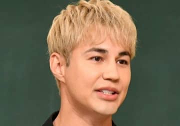 インターから公立小へ転校し壮絶なイジメ…人気タレント「夜遅く帰宅した母には話せなかった」幼少期の辛い思い出を明かす