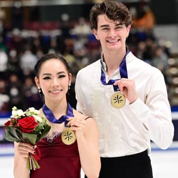 「話し合いを重ねた末に決断」北京五輪団体銀のアイスダンス小松原美里が夫・尊との離婚を報告「大切な宝物」「今後も一緒に滑り続けていきます」