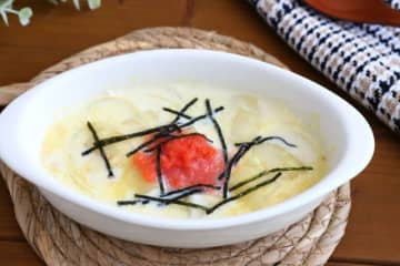 お餅に飽きたら！レンジで簡単♪「もち明太チーズグラタン」