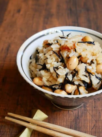 「炊飯器におまかせで朝ラク！」簡単おいしい「炊き込みご飯」レシピ3選