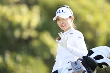 女子ゴルフ遠征で借りた3000万円ベントレー　内装も公開、安田祐香が虜「エンジン音かっこいい」