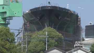 住宅街に迫る巨大タンカー！SNSでも話題の迫力満点の30秒　“街なかの造船所”の進水式に密着【2025福岡総決算】