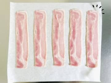 『ベーコン』保存はこの方法が断然ラク！使いかけをラップで巻くのはもうやめました。