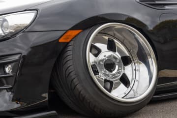 28歳男性 深夜に”ドリフト走行” するも『失敗』歩行者につっこみ “車を放置” し『逃走』ネットでコメント殺到「乗り捨てまでしてるんだから確信犯。気づかなかったって嘘でしょ。。」「なぜこういう輩ってサーキットに行かない？運転が下手なのがバレるから？」