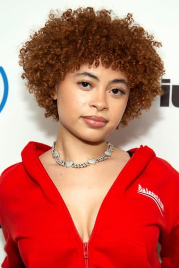 人気ラッパー、アニメ映画の衣装が過激…？→ネットで意見が2分「子どもにふさわしくない」「キマってる！気にしなくていい」