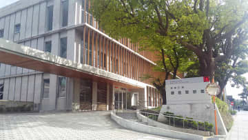 「後方からバッグを…」鎌倉で強盗致傷事件、女性が後頭部などに軽傷