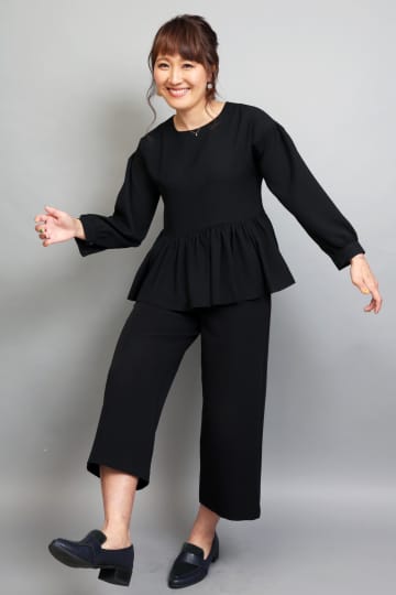 ｢毛先の外はね具合もナイスです｣元なでしこ丸山香里奈、腰まで伸びた髪をバッサリ&夫とペアルックのご機嫌ショットに｢かわちぃ〜 似合いすぎます〜｣の声