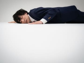 オルカンに月3万3333円 「何度もやめたくなった」36歳男性の積立投資