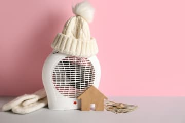 「ストーブ」と「エアコン」、冬に10時間つけるならどちらの方が電気代が安い？