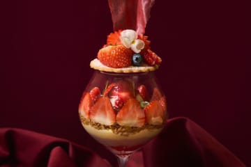 ブランド苺「古都華」の贅沢いちごパフェ、ウェスティン都ホテル京都で