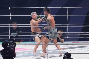 【RIZIN】BDファイター冨澤大智、篠塚辰樹に返り討ちのTKO負け　「冨澤くん、MMAそんなに甘くないから！」煽られ呆然