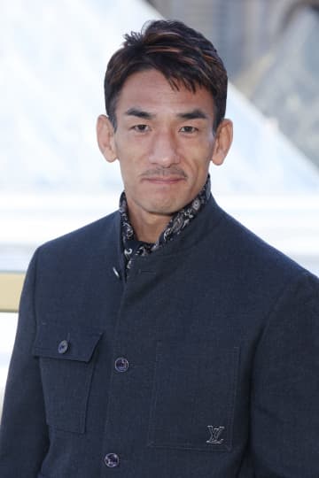 中田英寿氏「あの時代があったからこそ」　SNSで近年のアジア人選手の活躍に感慨　ドバイ開催「グローブ・サッカー・アワード」でイニエスタ氏と共に受賞＆登壇