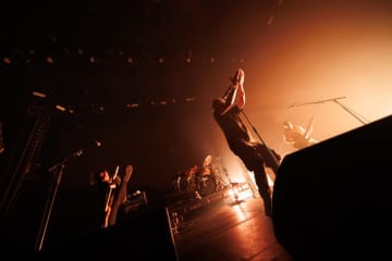 【ライブレポート】BRAHMAN＜尽未来祭 2025＞DAY1、ルール無用の’90年代を再興「俺たちはただ、今日までのように懸命にやるしかない」