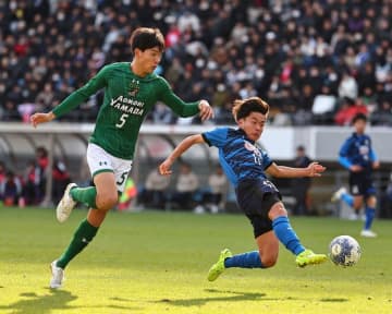 優勝候補対決は大津に軍配！ ２年生MF山本＆横浜FM内定DF村上の得点で青森山田を２－０撃破！【選手権】