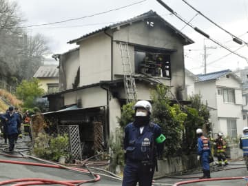 火災で1人死亡1人重体　大阪・枚方の住宅