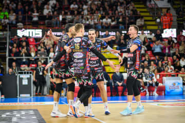 ペルージャが年内ラストゲームに快勝で準決勝進出！ 石川祐希はリリーフサーバーで出場【コッパ・イタリア男子】