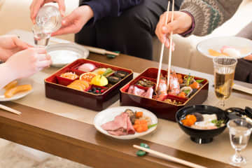 お正月といえば？「鏡餅のみかん」の正体は？誰かに話したくなる新年の雑学