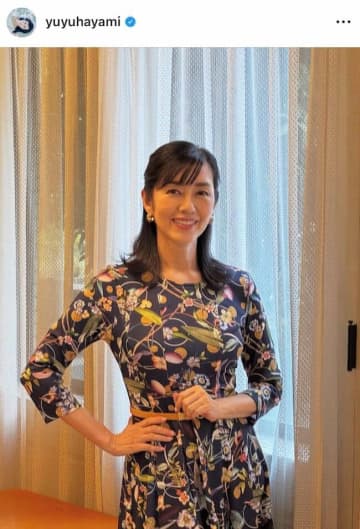 早見優＆松本伊代「こんな偶然、気が合いすぎてびっくり」　色違いおそろいジャケットで...「変わらない可愛いさ」