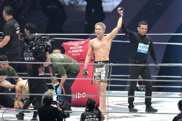 【ＲＩＺＩＮ】秋元強真が新居すぐるを衝撃の一撃ＫＯ！次戦には斎藤裕を指名「男じゃないと思った」