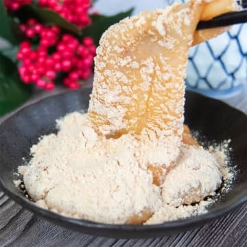 【なめらかさの秘密は何！？】「これなら100個いける」「レンチンで簡単！」粉砂糖で作るきな粉餅レシピ