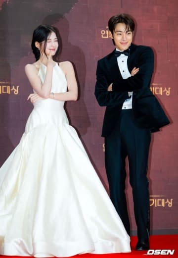 【PHOTO】少女時代 ソヒョン＆OH MY GIRL アリンら「2025 KBS演技大賞」レットカーペットに登場