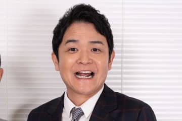 【紅白】千鳥ノブ、衣装で思わぬハプニング「ここにブランド名があるからって…」　有吉のイジリに謝罪「場違いですみません！」