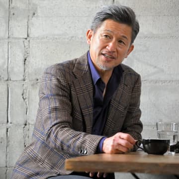 「カズいるじゃん」「びっくりした」58歳レジェンドの紅白出演にSNS沸く！「ずっとカッコいいなぁ」