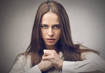 「それ、おかしいよ」同僚のひと言で目が覚めた。45歳妻の“反撃”に、夫が動揺した日【2025年度ベスト記事セレクション】