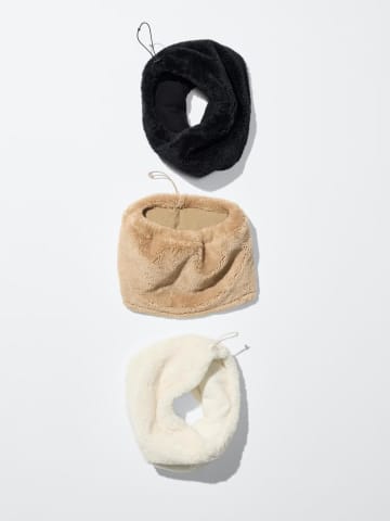 【ユニクロ】は『小物』も優秀！ おしゃれ & 防寒が叶う「ネックウェア」